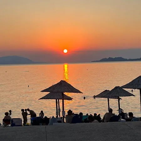 Comfortable Center 50m From The Sea