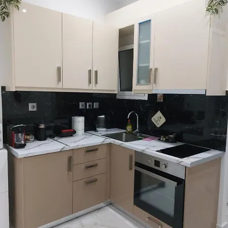 Comfortable Center 50m From The Sea * Loutráki