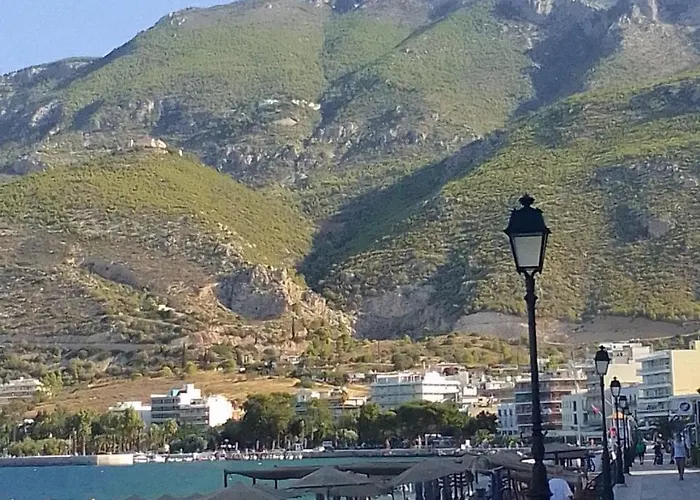 Comfortable Center 50m From The Sea 루트라키