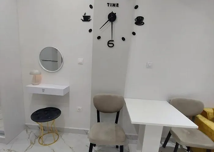 Comfortable Center 50m From The Sea 아파트